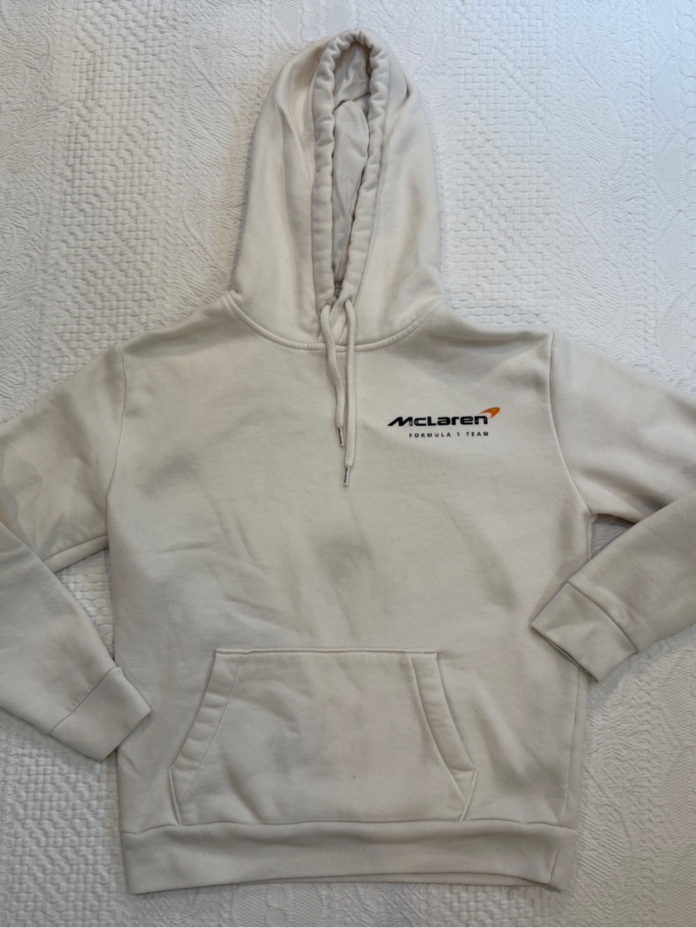 Hollister x McLaren F1 Formula One 60 Years Hoodie Pullover Sweatshirt XS White - Picture 2 of 6